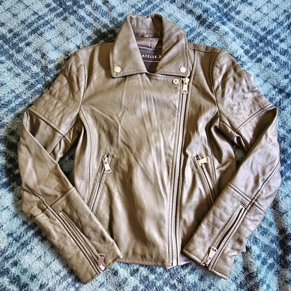 Bagatelle jaket, size XS,‎ olive 🫒 color